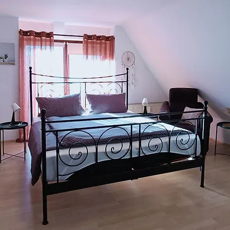 Urban Apple Апартаменты Бад-Мергентхайм